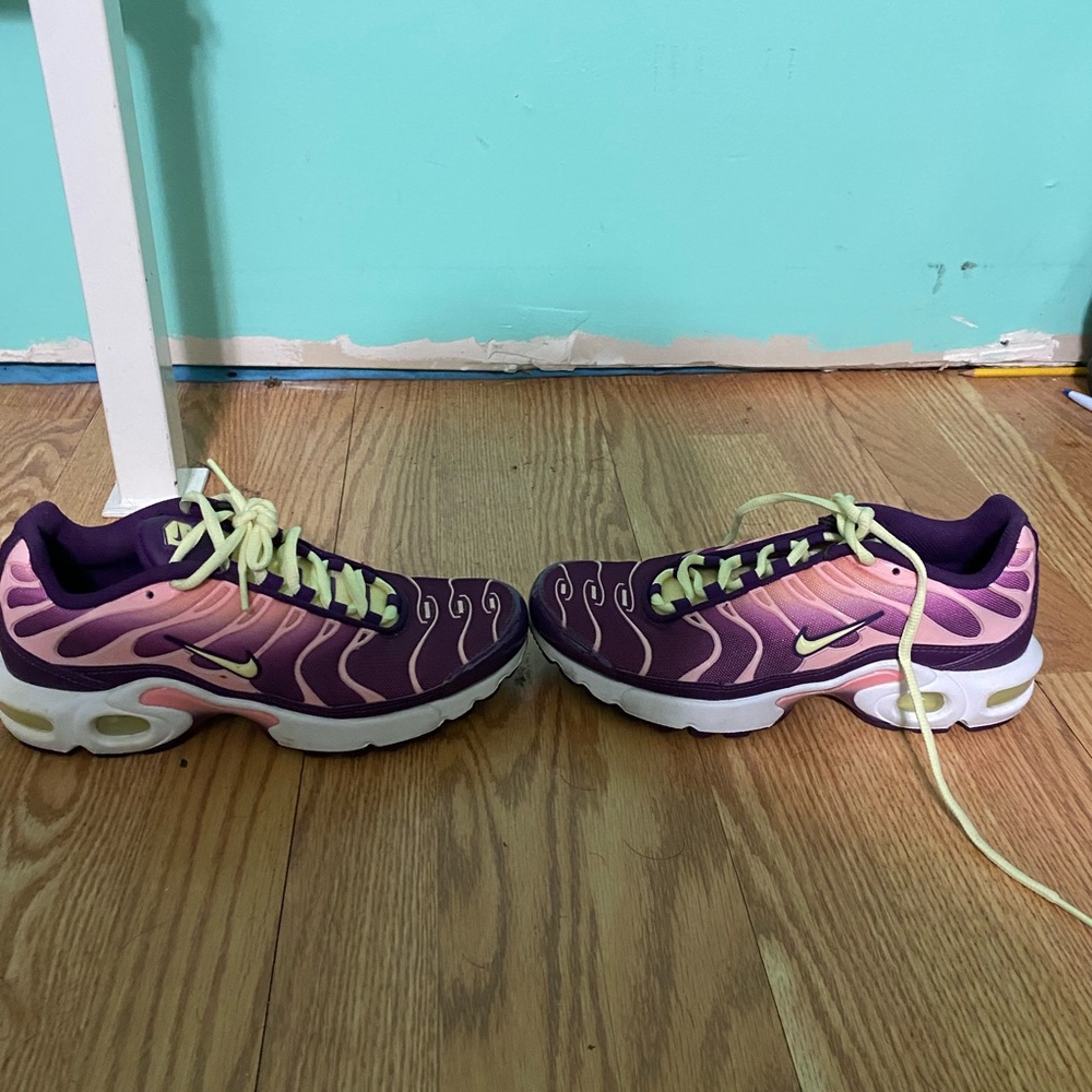 Nike Purple and Pink Athletic Shoes